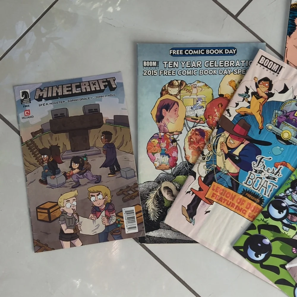 Collector's DC Comic bundle - Picture 6 of 9